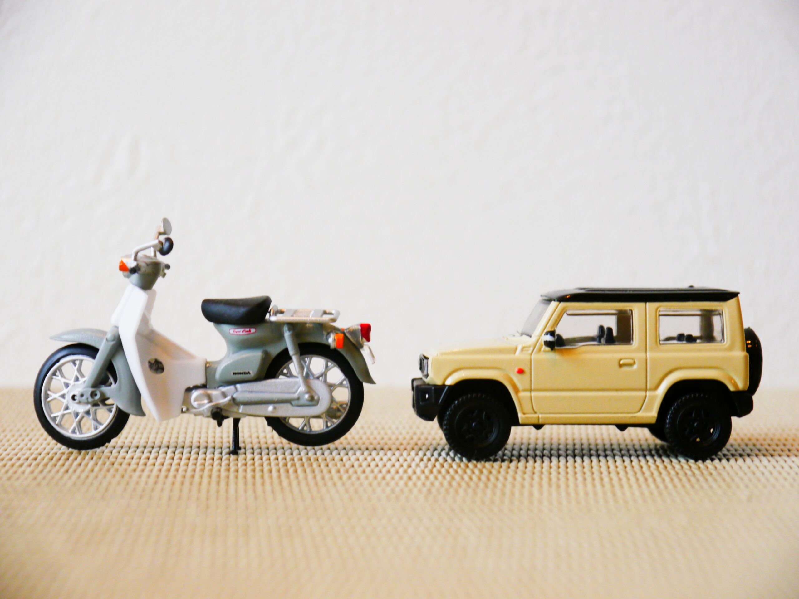 バイクと車